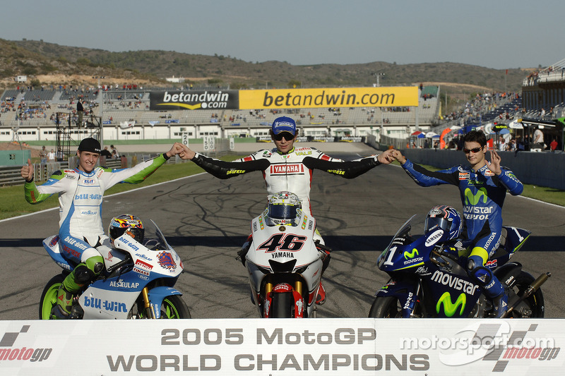 Kampiun 2005: Thomas Luthi (125cc), Valentino Rossi (MotoGP), Dani Pedrosa (250cc)