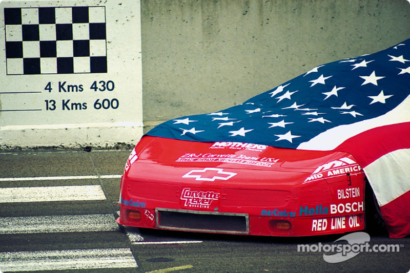 1995 год. Автомобиль Chevrolet Corvette ZR-1 команды ZR-1 Corvette Team USA
