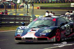 #25 Gulf McLaren F1 GTR: Pierre-Henri Raphanel, Philippe Alliot, Lindsay Owen-Jones