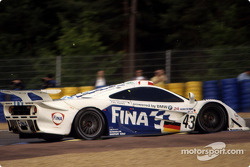 #43 Team BMW Motorsport McLaren F1 GTR BMW: Peter Kox, Roberto Ravaglia, Eric Helary
