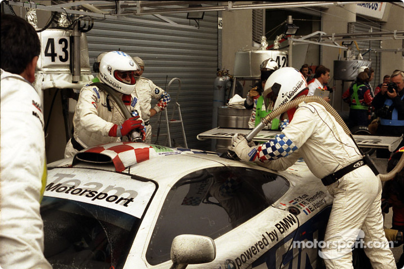 Pitstop For 43 Team Bmw Motorsport Mclaren F1 Gtr Bmw Peter Kox