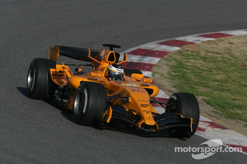 Pedro de la Rosa mengetes McLaren MP4-21 (2006)