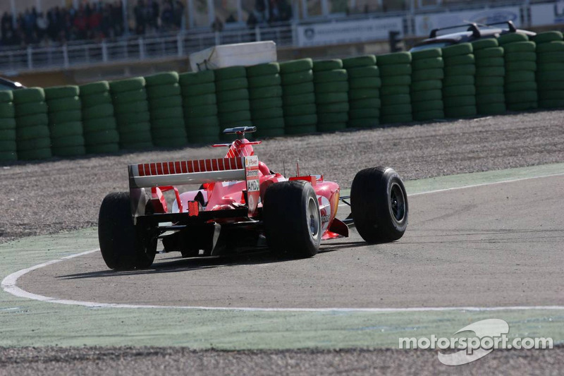 Valentino Rossi au volant de la Ferrari F2004 à Valence, en 2006