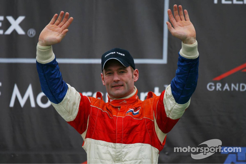 Seu pai, Jos, competia na extinta A1 GP, representando a Holanda