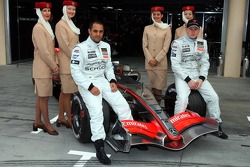 McLaren announces Emirates as a new sponsor: Kimi Raikkonen and Juan Pablo Montoya