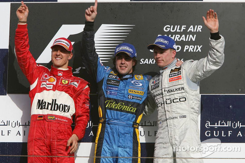 Podio: ganador de la carrera Fernando Alonso Michael Schumacher y Kimi Raikkonen