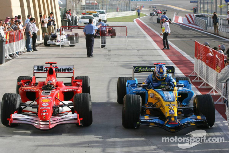 Ganador de la carrera que Fernando Alonso llega en Parc Fermé con Michael Schumacher