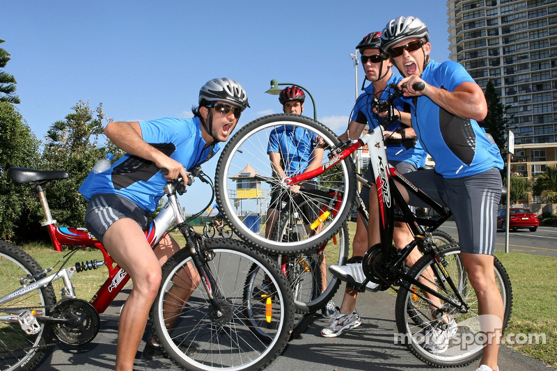 Red Bull fitness kampı Surfers Paradise: Vitantonio Liuzzi, Neel Jani, Robert Doornbos ve Christian Klien