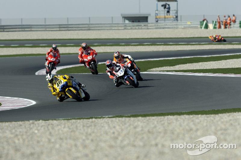 Valentino Rossi devant le peloton