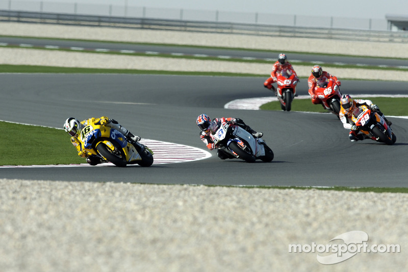 Stoner en el centro de la foto con el 27 en la Honda del LCR en 2006