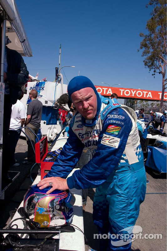 Paul Tracy a fini rapidement les qualification après avoir heurté le mur