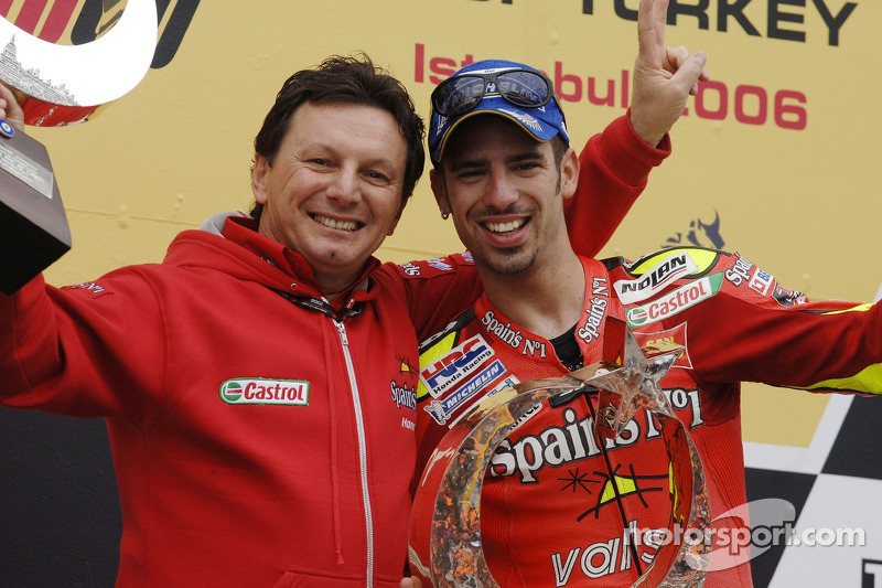 1. Marco Melandri, Honda, mit Fausto Gresini