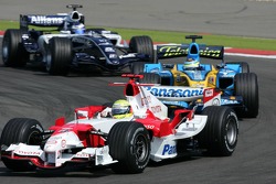 Ralf Schumacher voor Giancarlo Fisichella en Nico Rosberg