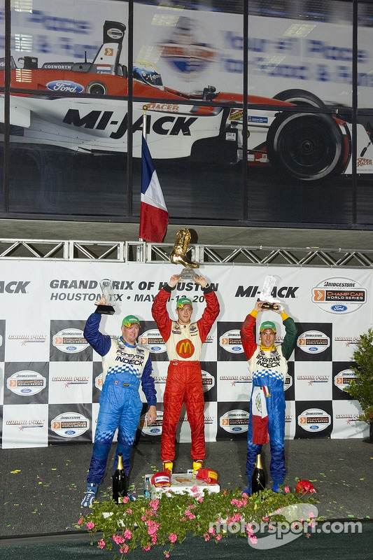 Podium: Sébastien Bourdais avec Paul Tracy et Mario Dominguez