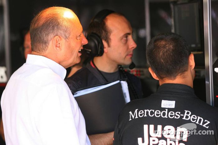 Ron Dennis y Juan Pablo Montoya