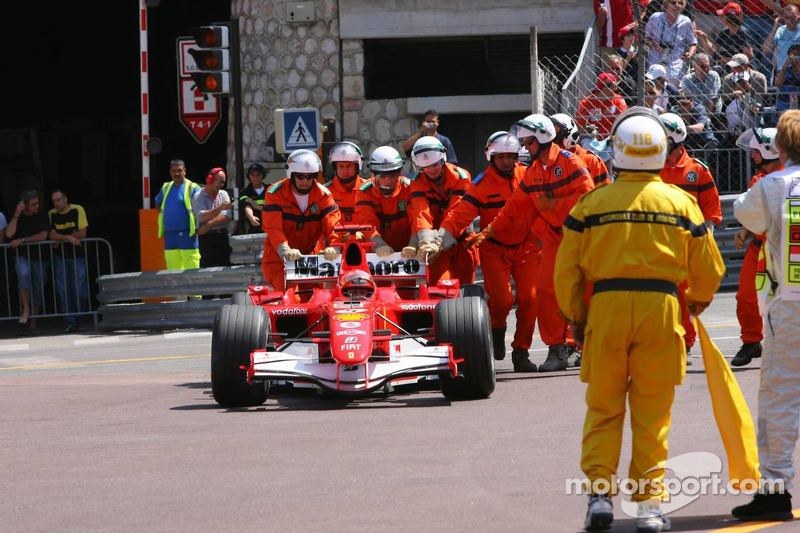 Michael Schumacher en el parque cerrado