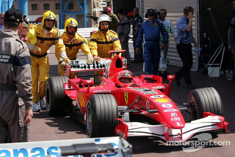 Michael Schumacher en el parque cerrado
