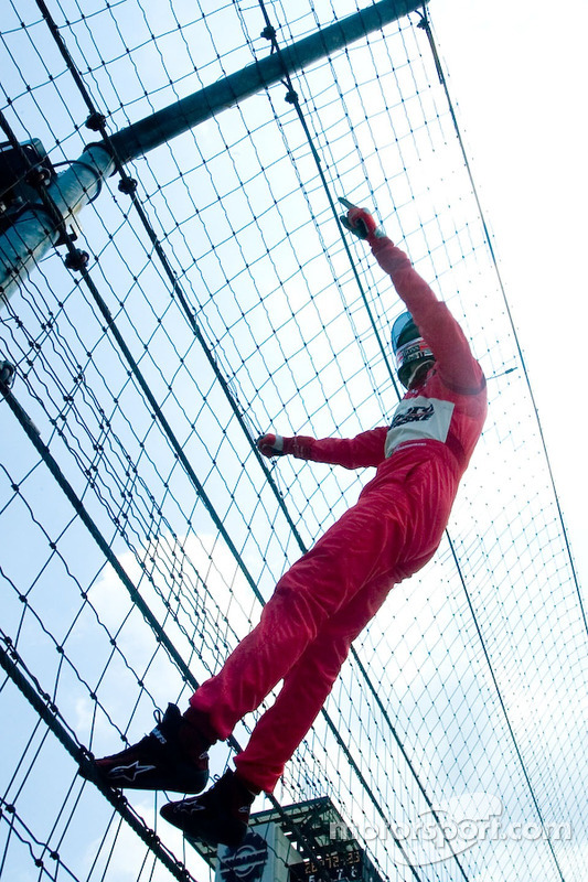 Challenge arrêt au stand: Helio Castroneves