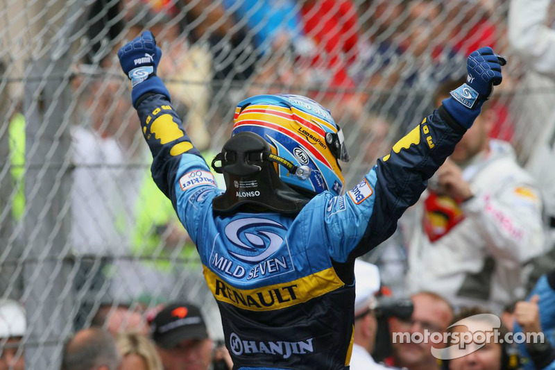 Fernando Alonso celebra