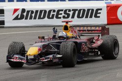 David Coulthard acclame la foule