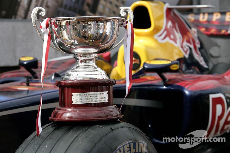 The trophy of David Coulthard