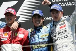 Podium: Sieger Fernando Alonso, 2. Michael Schumacher, 3. Kimi Räikkönen