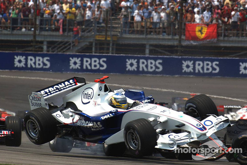 Kurz nach dem Start: Der BMW-Sauber von Nick Heidfeld ...