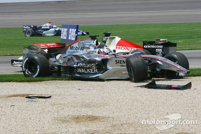 Accident au premier virage : Juan Pablo Montoya et Mark Webber