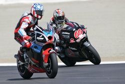 Alex Hofmann dépasse Kenny Roberts