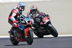 Alex Hofmann dépasse Kenny Roberts
