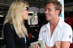 Robert Doornbos con una chica