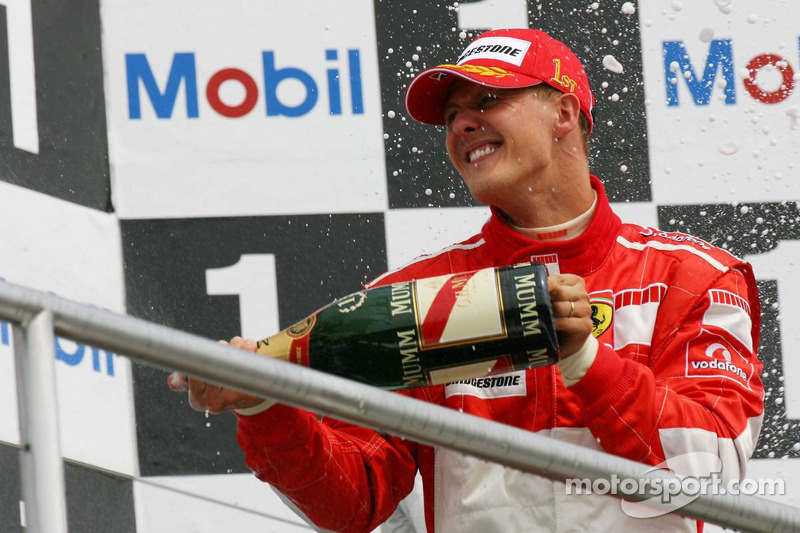 Podyum: Yarış galibi Michael Schumacher