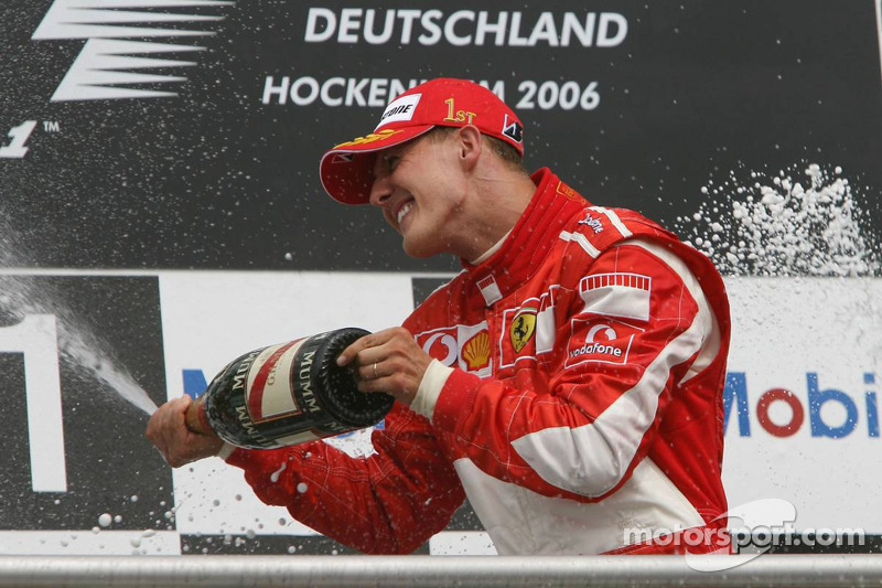 Podyum: Yarış galibi Michael Schumacher