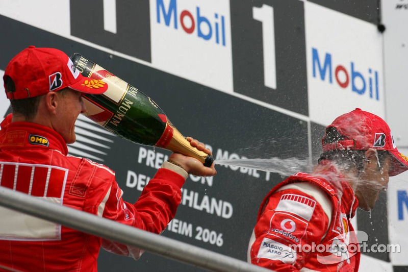 Podyum: Yarış galibi Michael Schumacher ve Felipe Massa
