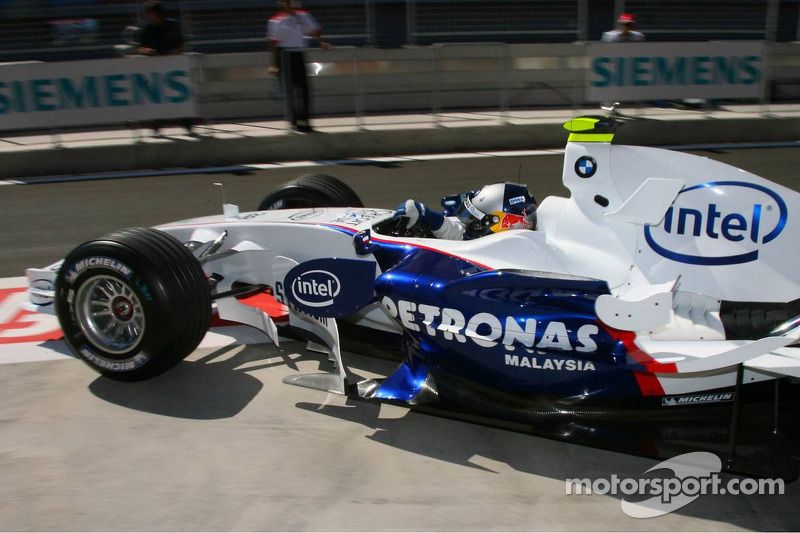 2006: Sebastian Vettel se subió por primera vez a un coche de Fórmula 1 en el Gran Premio de Turquía, y apenas nueve segundos después de salir del garaje de BMW-Sauber recibió una penalización.
