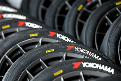 Pneus Yokohama Advan