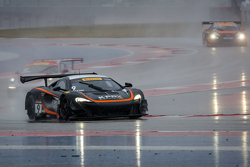 #9 K-Pax Racing McLaren 650S GT3: Kevin Estre