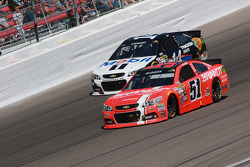 Justin Allgaier, HScott Motorsports Chevrolet and Tony Stewart, Stewart Haas Racing Chevrolet