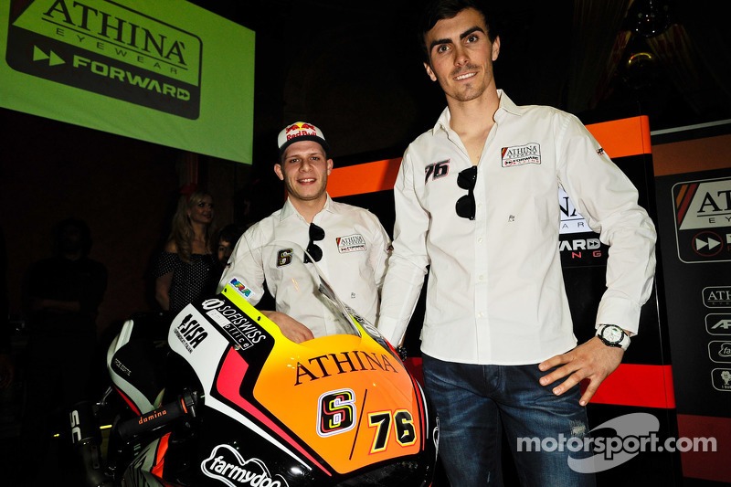 Stefan Bradl y Loris Baz con la moto Forward Racing