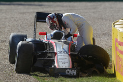 Kevin Magnussen, McLaren MP4-30, crasht