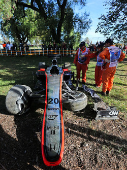 The damaged McLaren MP4-30 of Kevin Magnussen, McLaren after he crashed