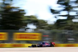 Карлос Сайнс-младший, Scuderia Toro Rosso STR10