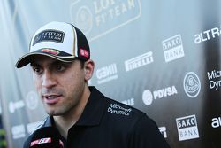 Pastor Maldonado, Lotus F1 Team with the media