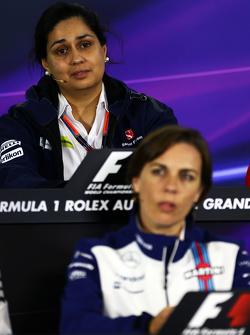 Monisha Kaltenborn, director del equipo Sauber y Claire Williams, director del equipo Williams Adjunto en la conferencia de prensa de la FIA