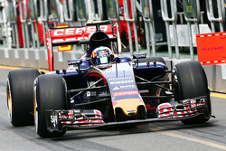 Carlos Sainz Jr, Scuderia Toro Rosso STR10