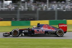 Карлос Сайнс мл., Scuderia Toro Rosso STR10
