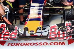 L'aileron avant de la Scuderia Toro Rosso STR10