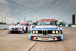1975 BMW 3.0 CSL IMSA y 2015 Equipo RLL BMW Z4