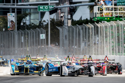 Start: Scott Speed, Andretti Autosport leads