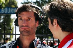 Mark Webber, Porsche Team WEC-coureur met Massimo Rivola, Ferrari Sportief directeur